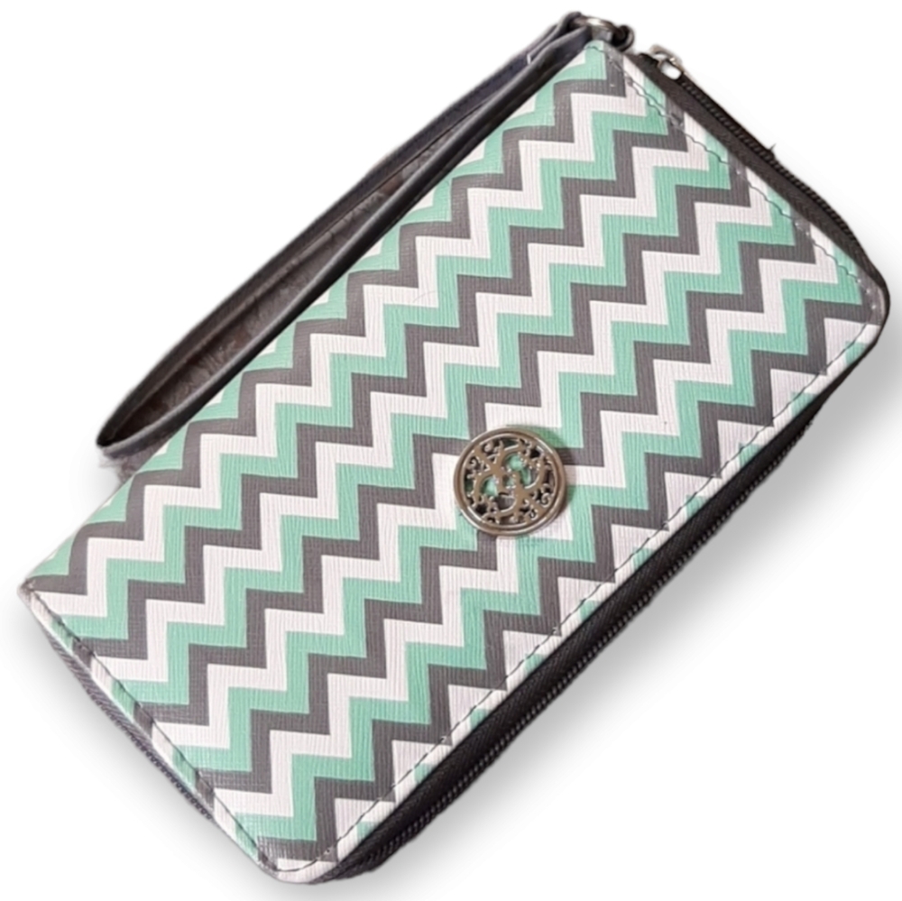 Zig Zag Pattern Wallet - image 1